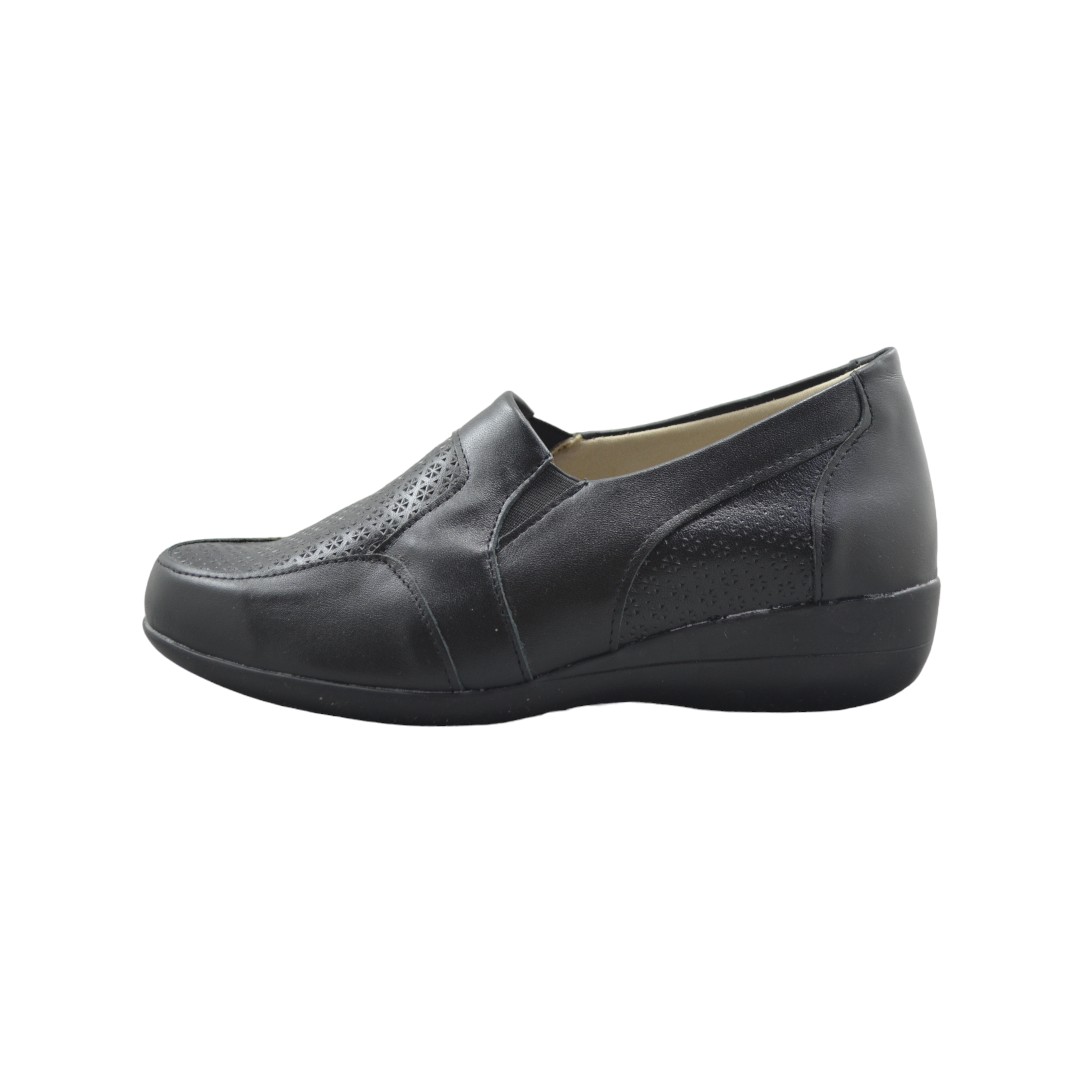 Articulo 1981<br>ZAPATO SEÑORA – ORNELA – 36/41<br>Color 001 NEGRO <br> <span class='titulo_secundario' style='background-color:white;color:black;margin-top:7px; margin-bottom:0px;font-size:20px;'>Precio del Par</span>