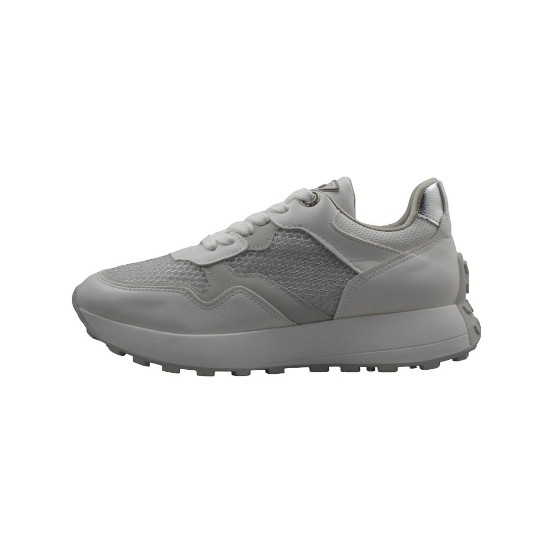 Articulo 2014<br>ZAPATILLA URBANA – VIA MARTE – 36/40 <br>Color 01112 BLANCO / GRIS <br> <span class='titulo_secundario' style='background-color:white;color:black;margin-top:7px; margin-bottom:0px;font-size:20px;'>Precio del Par</span>