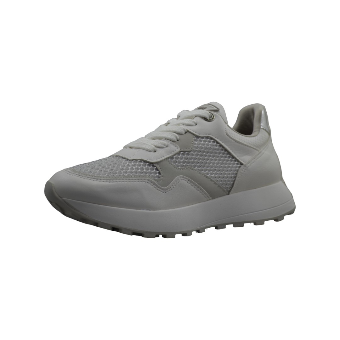 Articulo 2014<br>ZAPATILLA URBANA – VIA MARTE – 36/40 <br>Color 01112 BLANCO / GRIS <br> <span class='titulo_secundario' style='background-color:white;color:black;margin-top:7px; margin-bottom:0px;font-size:20px;'>Precio del Par</span>