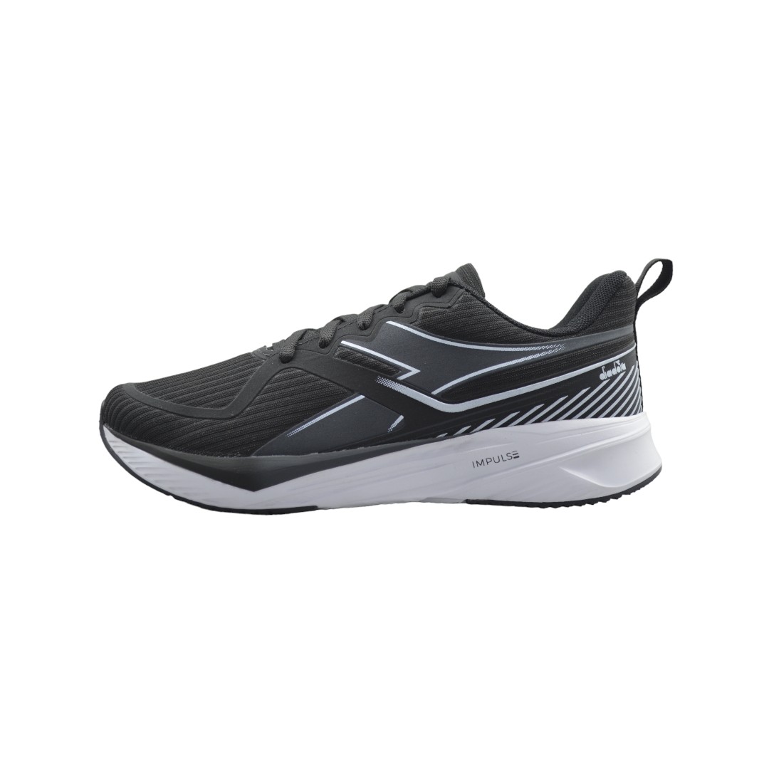 Articulo 2257<br>ZAPATILLA DEPORTIVA – DIADORA – 36/44<br>Color 008 NEGRO / BLANCO <br> <span class='titulo_secundario' style='background-color:white;color:black;margin-top:7px; margin-bottom:0px;font-size:20px;'>Precio del Par</span>