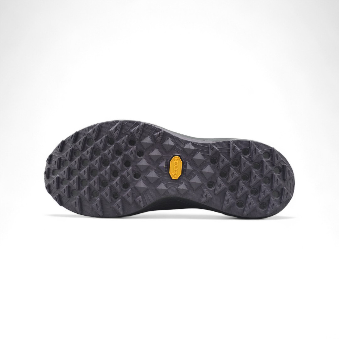 2262NEGROPLOMO03-Photoroom