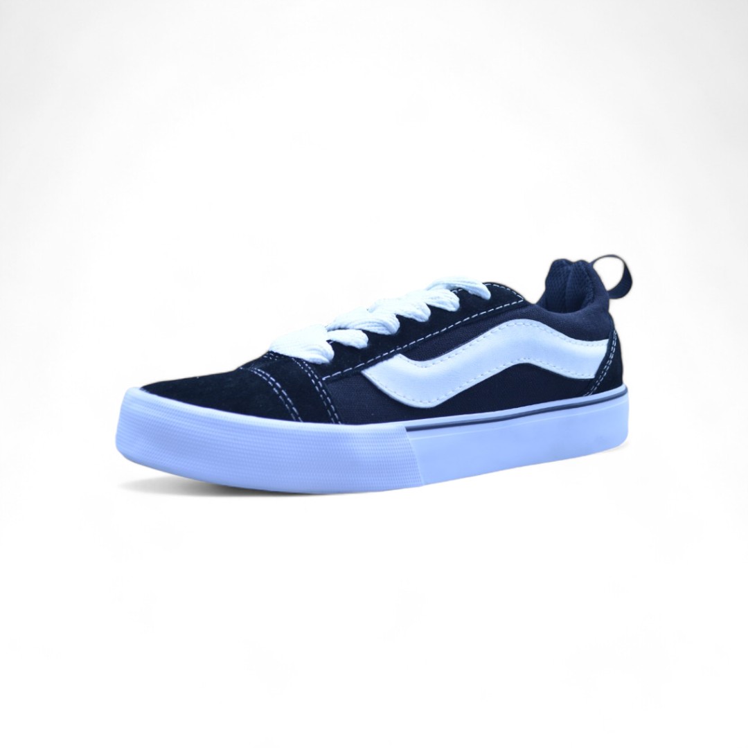 Articulo 2221<br>ZAPATILLA LONA – BLACK IN BLACK – 35/44<br>Color 001 NEGRO <br> <span class='titulo_secundario' style='background-color:white;color:black;margin-top:7px; margin-bottom:0px;font-size:20px;'>Precio del Par</span>