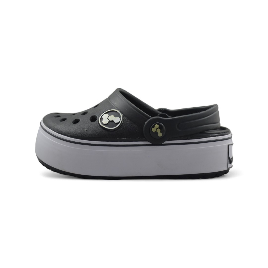 Articulo 832<br>CROCS PLATAFORMA – HARENA – 31/34 <br>Color 001 NEGRO <br> <span class='titulo_secundario' style='background-color:white;color:black;margin-top:7px; margin-bottom:0px;font-size:20px;'>Precio del Par</span>