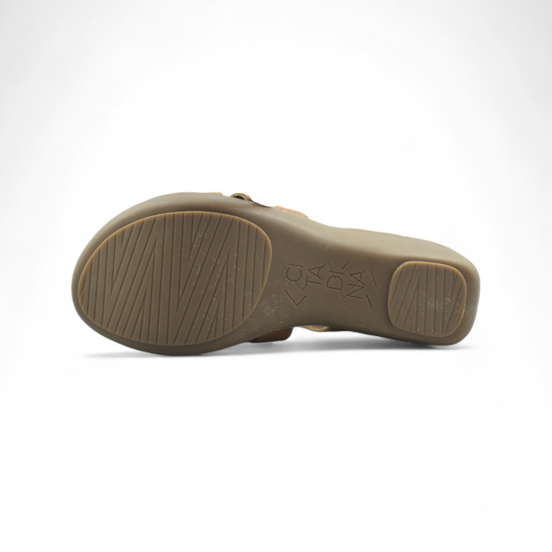 1759SUELA03-Photoroom