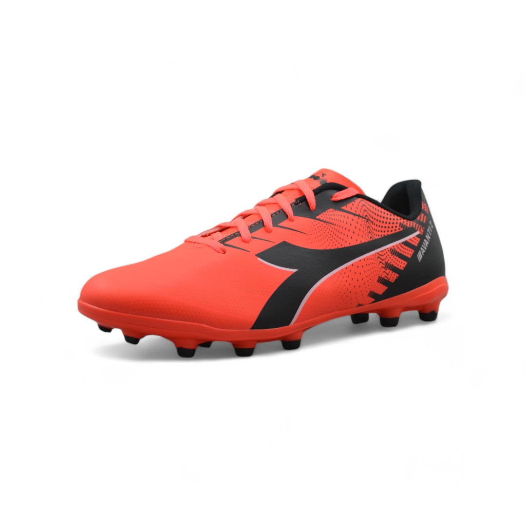 Articulo 2365<br>BOTIN CAMPO – DIADORA – 36/45<br>Color 01345 CORAL/BLANCO/NEGRO <br> <span class='titulo_secundario' style='background-color:white;color:black;margin-top:7px; margin-bottom:0px;font-size:20px;'>Precio del Par</span>