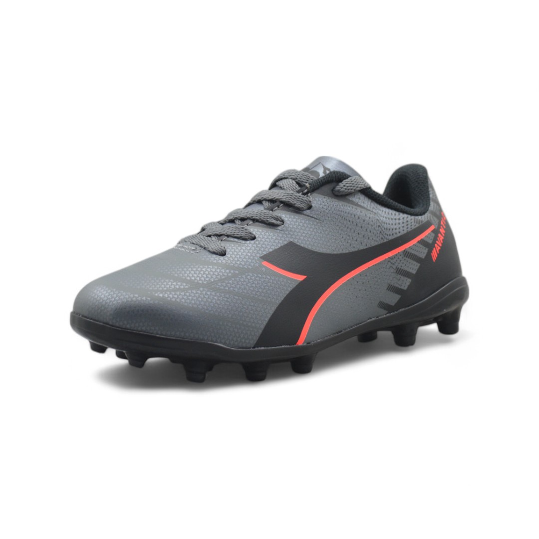 Articulo 2390<br>BOTIN CAMPO – DIADORA – 29/34<br>Color 01400 GRAFITO/CORAL/NEGRO <br> <span class='titulo_secundario' style='background-color:white;color:black;margin-top:7px; margin-bottom:0px;font-size:20px;'>Precio del Par</span>