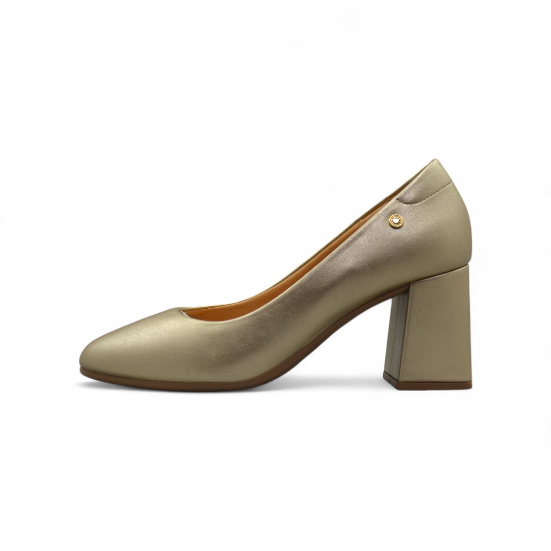 Articulo 2582<br>ZAPATO DAMA – BESTSELLER – 36/40<br>Color 01470 CHAMPAGNE <br> <span class='titulo_secundario' style='background-color:white;color:black;margin-top:7px; margin-bottom:0px;font-size:20px;'>Precio del Par</span>