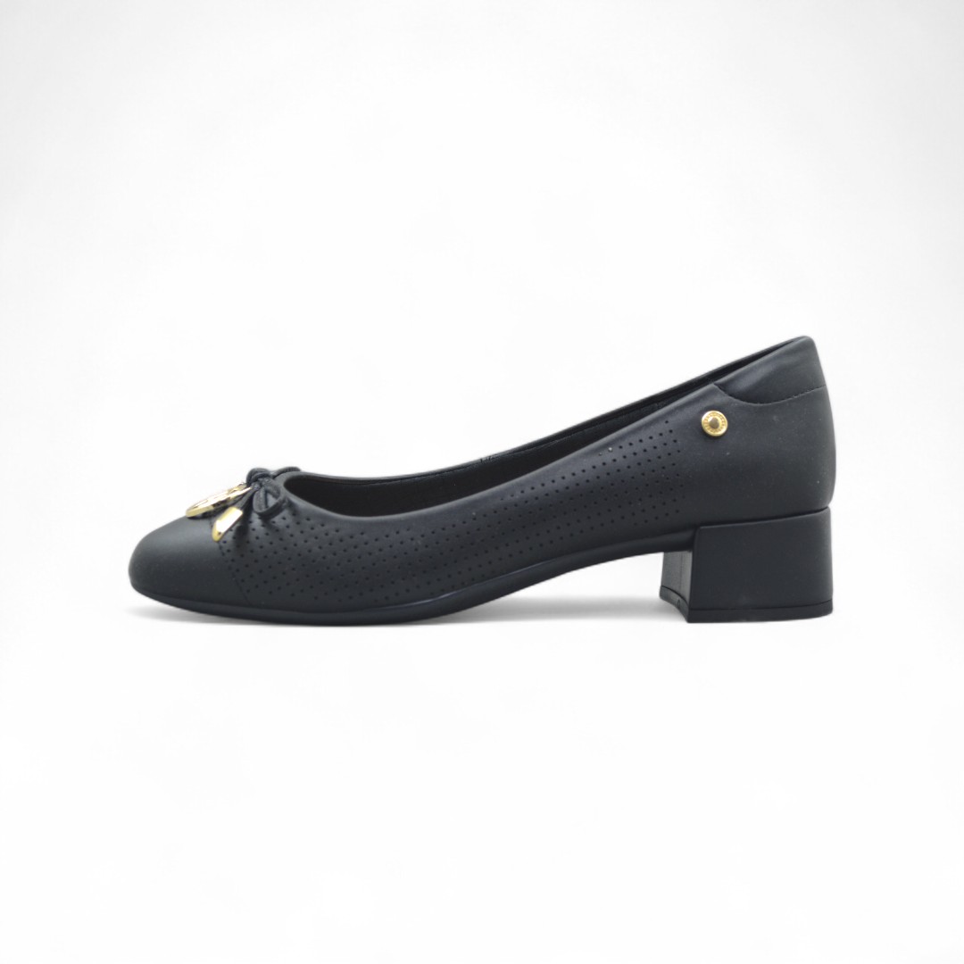 Articulo 2584<br>ZAPATO DAMA – BESTSELLER – 36/40<br>Color 001 NEGRO <br> <span class='titulo_secundario' style='background-color:white;color:black;margin-top:7px; margin-bottom:0px;font-size:20px;'>Precio del Par</span>