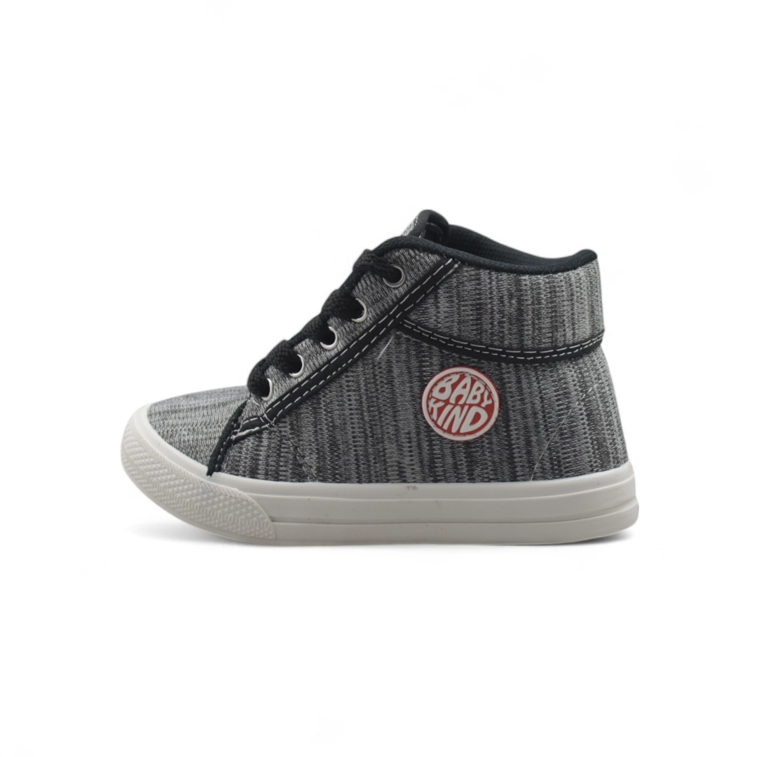 Articulo 1585<br>BOTA LONA – BABY KIND – 27/34 <br>Color 066 GRIS / NEGRO <br> <span class='titulo_secundario' style='background-color:white;color:black;margin-top:7px; margin-bottom:0px;font-size:20px;'>Precio del Par</span>