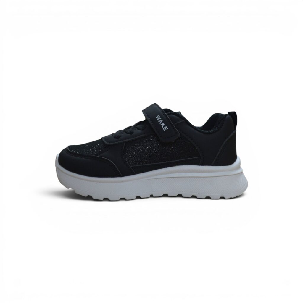 ZAPATILLA URBANA - WAKE - 24/30 – Negro